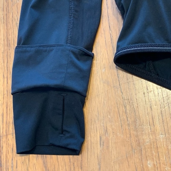 lululemon jacket. Black. Size 4. Measurements in photo. - Picture 5 of 9